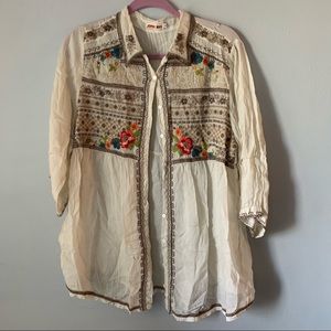 Johnny was embroidered silk blouse